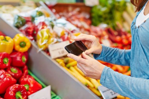 Smartfony analizują jakość upraw aż do pomiaru dojrzałości świeżych owoców i warzyw/ fot. shutterstock.com Jakość świeżych owoców i warzyw określana z wykorzystaniem smatfona?