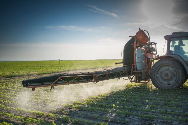 Ostatnio Światowa Organizacja Zdrowia (WHO) i Agencja ONZ ds. Wyżywienia i Rolnictwa (FAO) wydały pozytywną ocenę dla glifosatu / fot. shutterstock Wkrótce zapadnie decyzja ws. odnowienia zezwolenia dla glifosatu