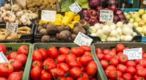 Wysokie zbiory owoców i warzyw poskutkują spadkiem cen