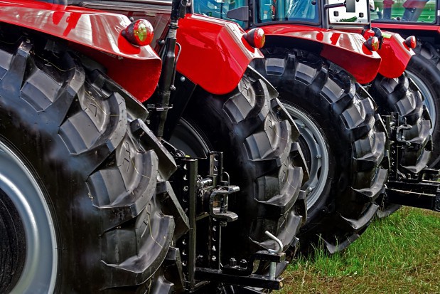 fot. shutterstock Asesor, który zajął traktor rolnika spod Mławy, ma kolejny zarzut