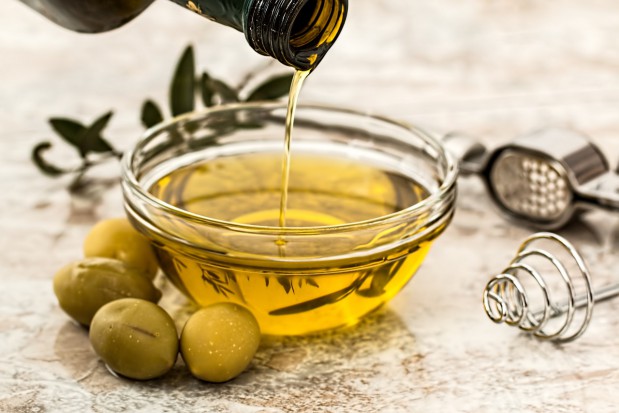 Składnik oliwy z oliwek zapobiega udarowi mózgu i zawałowi serca