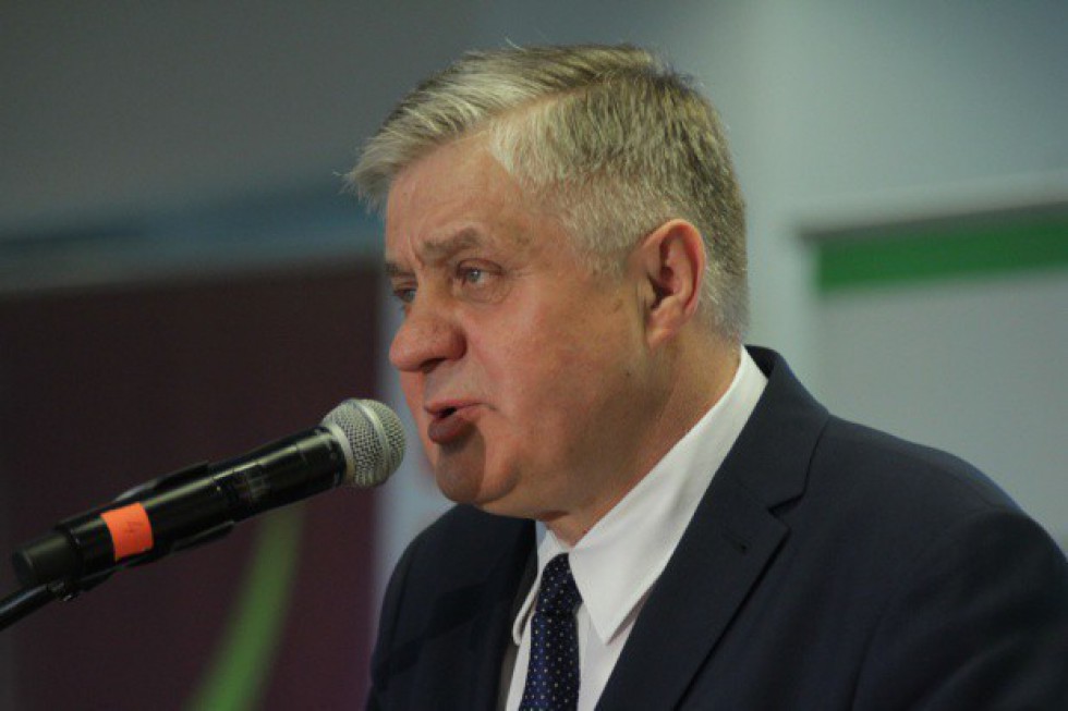 Minister Jurgiel: rolnicy sobie poradzą z e-wnioskami o dopłaty bezpośrednie