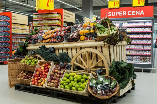 Carrefour podpisał kontrakty z 7 polskimi producentami warzyw i owoców