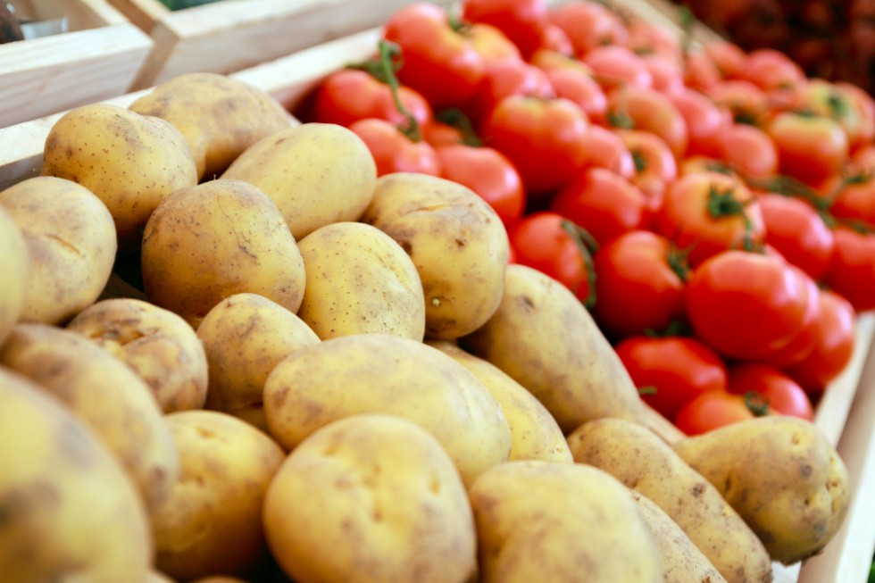 fot. shutterstock Pomidory i ziemniaki najczęściej importowanymi warzywami w UE