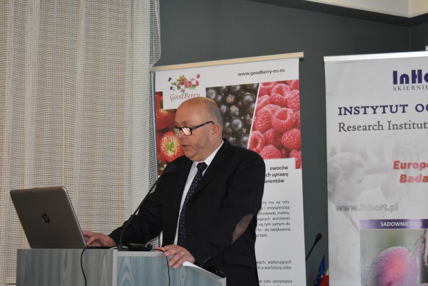 dr Krzysztof Zmarlicki omówił sytuację na światowym rynku gruszek/ fot. sadyogrody Projekt InnoFruit - tendencje w hodowli i uprawie grusz