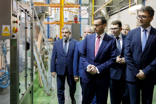 fot. mat. prasowe Intermag Minister Ardanowski i premier Morawiecki odwiedzili zakład firmy nawozowej Intermag