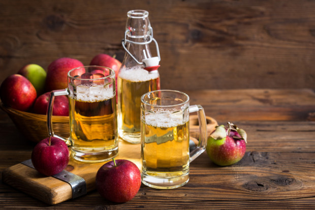 fot. shutterstock.com Ograniczenia prawne skutecznie wstrzymują rozwój produkcji cydru w Polsce