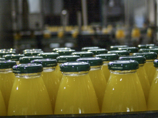 fot. shutterstock.com Łódzkie: Więźniowie będą pracować przy produkcji soków Agros Nova