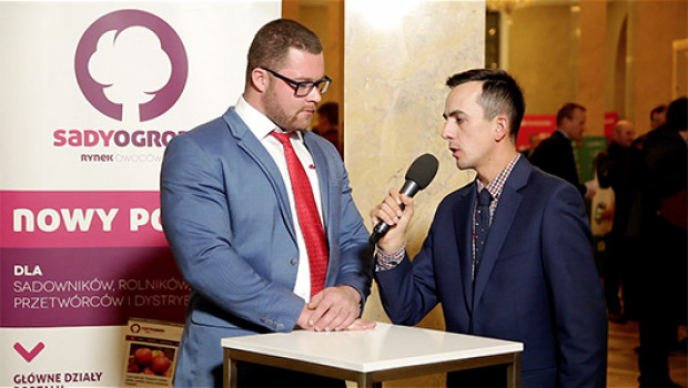 Artur Kabza, specjalista ds. ciągników Massey Ferguson w AGCO Sp. z o.o./ fot. PTWP Którą wersję ciągnika Massey Ferguson wybrać do sadów? (wideo)