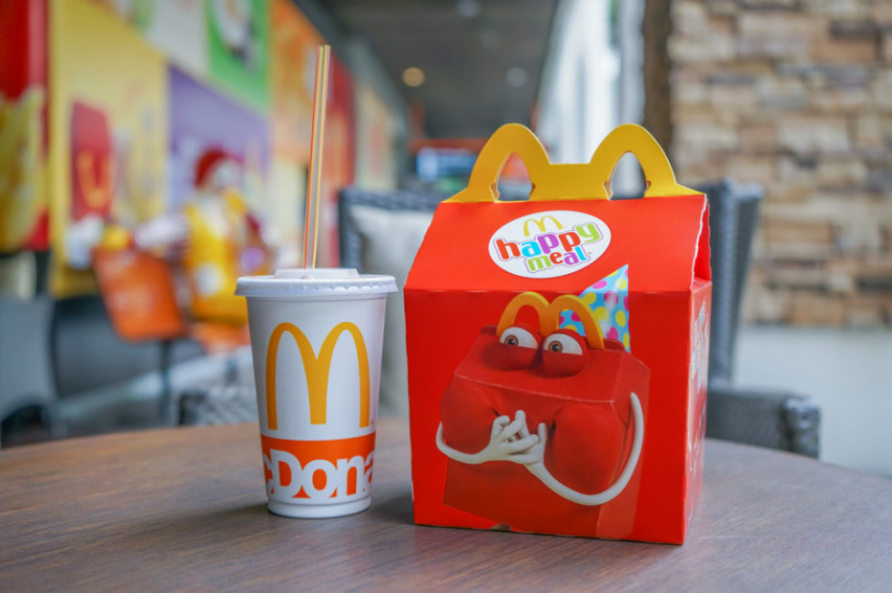 McDonald’s odchudza Happy Meal. Nowe owoce i warzywa w zestawach