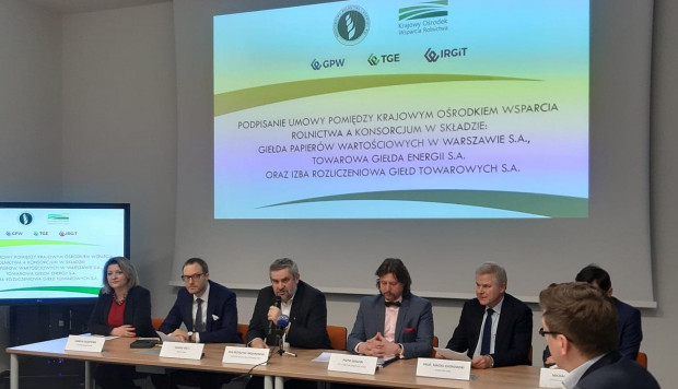 fot.sadyogrody.pl GPW i KOWR rozpoczynają prace nad uruchomieniem giełdy rolnej