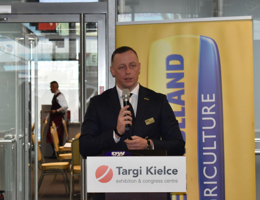 Łukasz Chęciński, Marketing Manager marki New Holland/ fot. sadyogrody.pl Nowości od marki New Holland na targach Agrotech (zdjęcia)