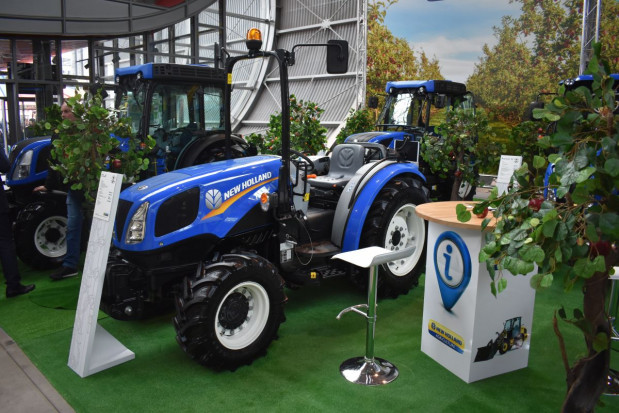 Podczas targów prezentowano również model ciągnika bez kabiny T3.50F/ fot. sadyogrody.pl Agrotech 2019: rozwiązania marki New Holland dla sadowników (zdjęcia)