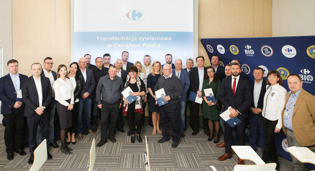 fot.Carrefour Carrefour podpisał 15 nowych kontraktów farmerskich z polskimi dostawcami