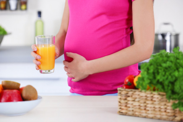 fot. shutterstock.com Sok pomarańczowy może stanowić uzupełnienie diety w okresie prenatalnym