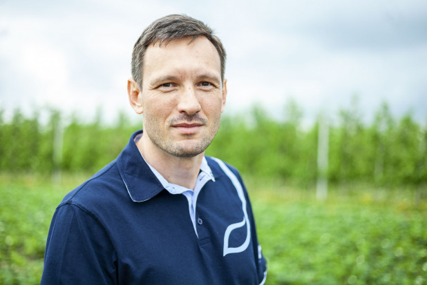 dr Kamil Jeziorek z Syngenta/ fot. Marek Misiurewicz (Żelazna Studio) Truskawki narażone na porażenie chorobami grzybowymi! (wideo)