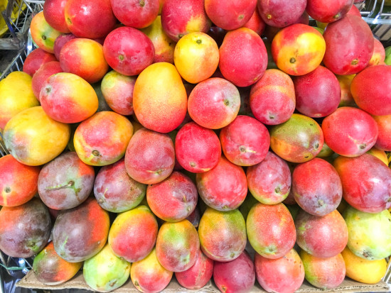 fot. shutterstock.com Rząd Filipin uruchomił specjalny program, który ma ocalić mango przed zgniciem