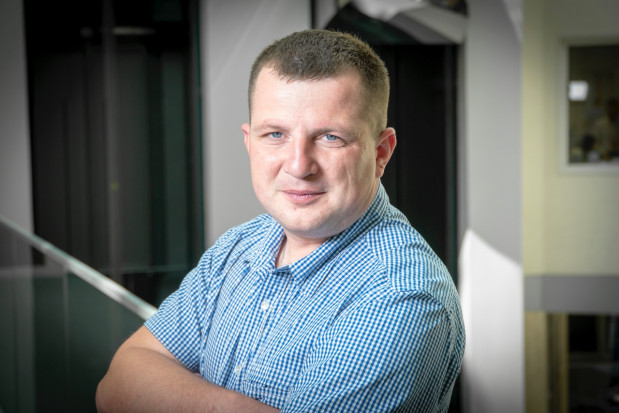Albert Zwierzyński z firmy Doradca Jagodowy/ fot. Paweł Pawłowski, Żelazna Studio Doradca Jagodowy wskazuje główne problemy w ochronie truskawki w minionym sezonie (wideo)