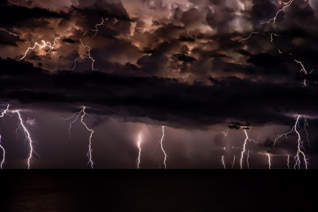 fot. unsplash.com IMGW ostrzega przed silnym deszczem z burzami w woj. opolskim i na północnym wschodzie Polski