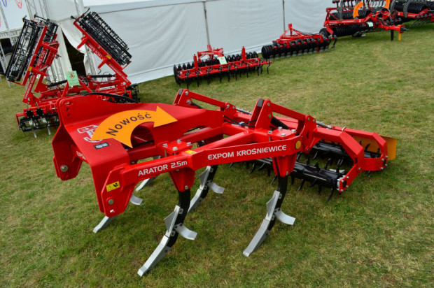Pług dłutowy Expom Arator, fot. ArT (farmer) Agro Show 2019: Expom Arator - głębokie spulchnienie gleby