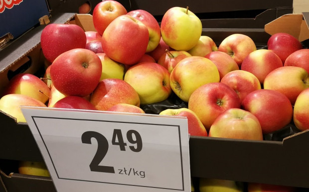 fot. materialy prasowe Sklepy częściej stawiają na polskie jabłka niż na banany (analiza promocji)