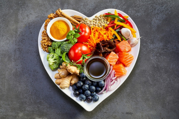 fot. shutterstock.com Zdrowa dieta pomocna u młodych osób w walce z depresją