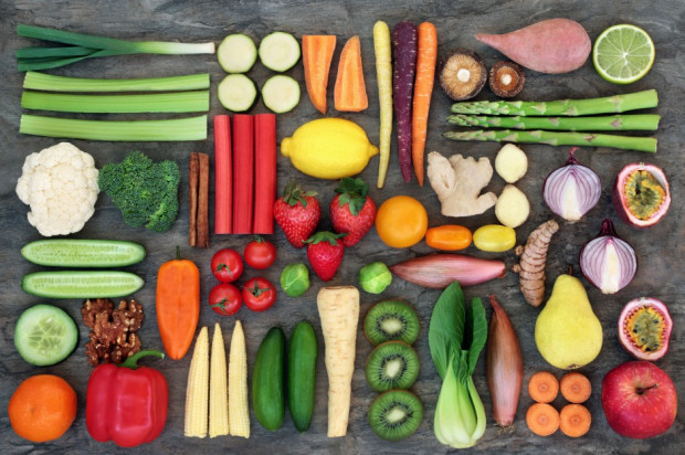 fot. shutterstock.com Dieta bogata w owoce i warzywa może wpływać pozytywnie na sprawność osoby starszej