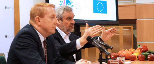 fot. za mrirw Ardanowski: Nie będzie zmiany zasad gospodarowania ziemią rolną