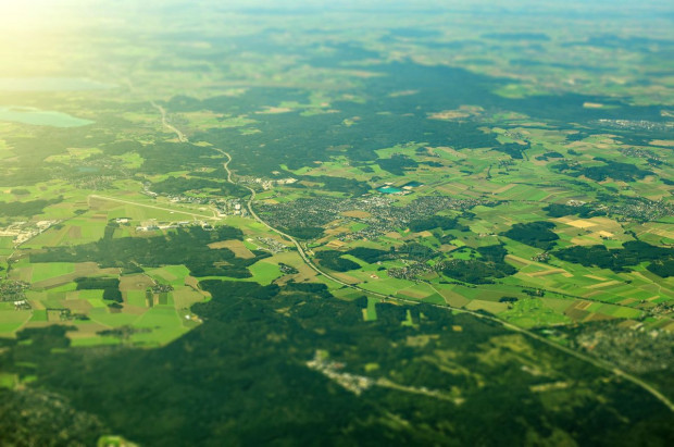 fot. shutterstock.com MR: Stworzenie cywilno-wojskowego satelity mogłoby służyć rolnikom