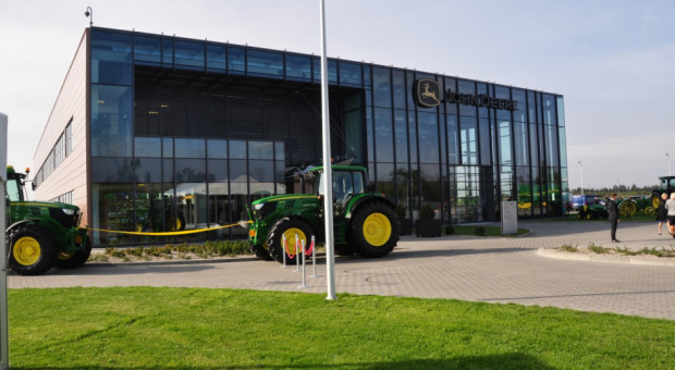 Siedziba John Deere Polska w Tarnowie Podgórnym w dniu jej otwarcia/ fot. John Deere Zmiany w John Deere Polska. Marko Borwieck nowym prezesem zarządu