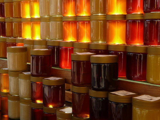 Polscy i europejscy pszczelarze chcą, by KE wprowadziła obowiązek etykietowania miodu tak, by konsument wiedział, w jakim kraju został on wyprodukowany / fot. pixabay Unijni pszczelarze domagają się obowiązkowego etykietowania miodu