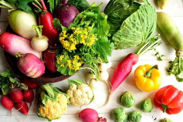 Nowalijki to młode, wiosenne warzywa, które nie tylko swoim świeżym smakiem i aromatem wzbogacają menu/ fot. shutterstock Nowalijki - dlaczego warto po nie sięgać?
