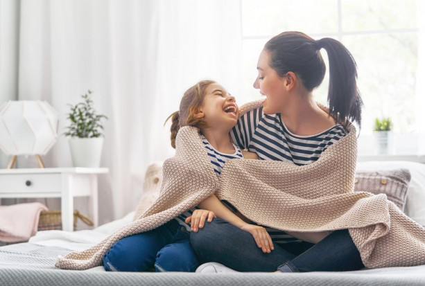 Ubezpieczonemu rodzicowi, który sprawuje opiekę nad dzieckiem przysługuje zasiłek opiekuńczy za każdy dzień opieki/ fot. shutterstock Zasiłek opiekuńczy dla ubezpieczonego w KRUS