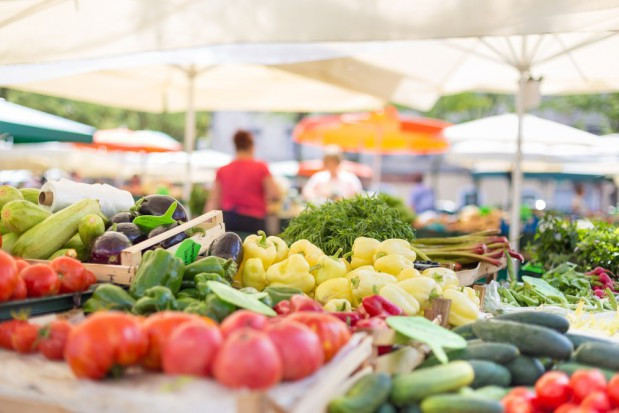 Tylko dzień czynne były targowiska w Skarżysku Kamiennej / fot. shutterstock Skarżysko-Kamienna: Targowiska do ponownego zamknięcia. Winni kupujący