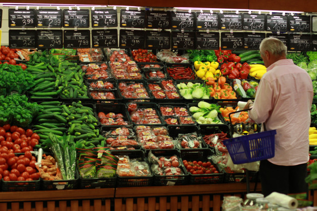 Od 9 marca do 5 maja br. średnia cena promocyjna warzyw na wagę była o 6,3% wyższa niż w analogicznym okresie 2019 roku. / fot. P.Pawłowski, żelazna studio Pandemia nie zachwiała cenami warzyw w sklepach