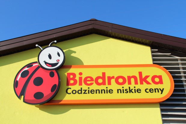Biedronka odpiera zarzuty UOKiK, że nie informuje klientów o kraju pochodzenia produktów / fot. shutterstock Biedronka odpiera zarzuty UOKiK