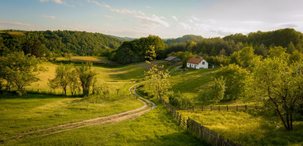 Kryzys spowodowany pandemią spowodował znaczny wzrost zainteresowania kupnem domów wiejskich / fot. shutterstock Hiszpania: Podczas pandemii wzrosło zainteresowanie zakupem domów na wsi