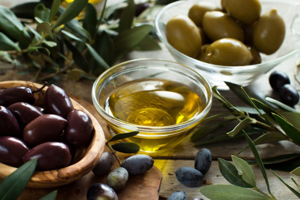 Oliwy nie kupowały lokale gastronomiczne i ośrodki agroturystyczne, zamówienia spadły drastycznie/ fot. shutterstock Włochy: 2 mld euro strat producentów oliwy z powodu pandemii koronawirusa