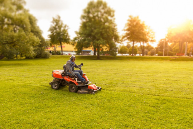 fot. shutterstock Lubuskie: zatrzymano nietrzeźwego na kosiarce