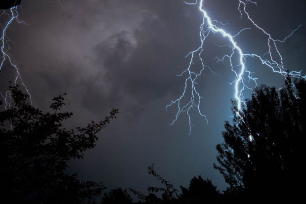 Alerty IMGW; fot. unsplash.com IMGW: kolejne alerty przed burzami i burzami z gradem
