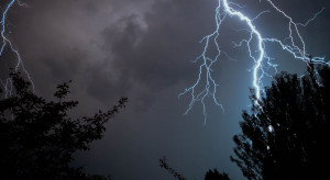 IMGW: kolejne alerty przed burzami i burzami z gradem