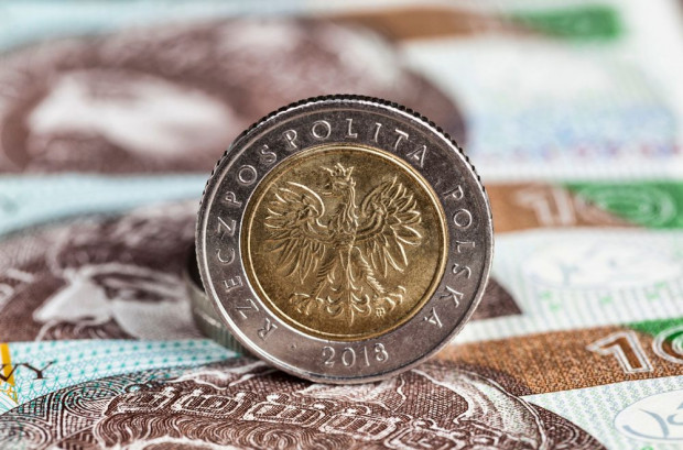 Mimo ogromnych zagrożeń gospodarczych w przyszły roku będą trzynaste i czternaste emerytury/ fot. shutterstock Premier: Mimo zagrożeń gospodarczych będą 13. i 14. emerytury oraz waloryzacja