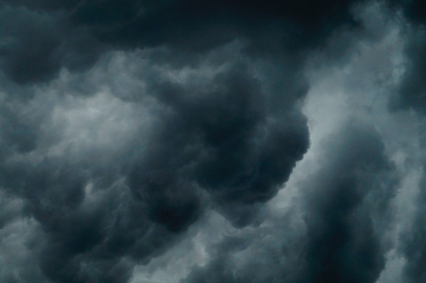 Ostrzeżenia przed silnym deszczem z burzami; fot. unsplash.com Ostrzeżenia przed silnym deszczem z burzami na południu kraju