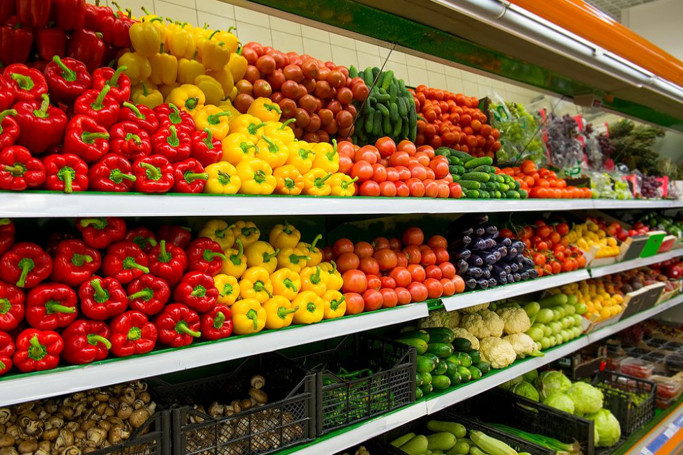 Najtańsze warzywa są w hipermarketach, najdroższe w dyskontach (analiza)