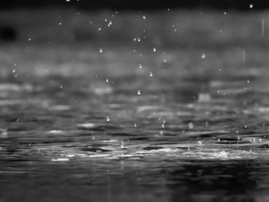 IMGW wydał w poniedziałek rano ostrzeżenia przed intensywnymi opadami dla sześciu województw/ fot. unsplash.com IMGW: intensywne opady w sześciu województwach
