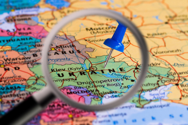 Ukraińcy nie zrezygnują z emigracji. Pensje w ich ojczyźnie rosną, ale nadal w Polsce zarabiają 4-krotnie więcej/ fot. shutterstock Eksperci rynku pracy: Nie należy się spodziewać rezygnacji Ukraińców z emigracji
