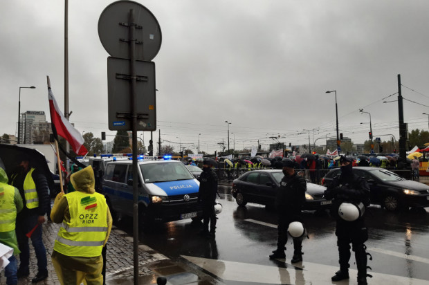 AGROunia: taksówkarze blokują ulice na znak solidarności z rolnikami