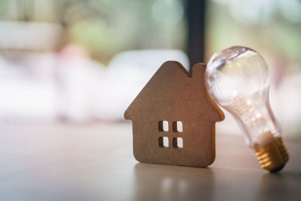 Z powodu pandemii Covid-19 spada zużycie energii w Unii Europejskiej / fot. shutterstock Covid-19 spowodował spadek zużycia energii w UE. Wzrósł udział OZE