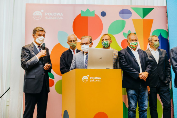 Z okazji Dnia Warzyw i Owoców liderzy produkcji sektora zaprezentowali strategię oraz nową identyfikację wizualną promocji warzyw i owoców/ fot. materiały prasowe Światowy Dzień Owoców i Warzyw pod znakiem upowszechniania zdrowego jedzenia i integracji sektora (foto +wideo)