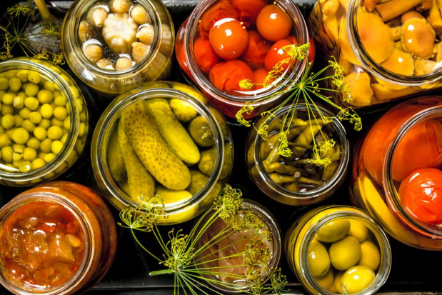 Kiszonki są naturalnymi probiotykami / fot. shutterstock Kiszonki w sklepach- jak wybierać przetwory o wysokiej jakości?